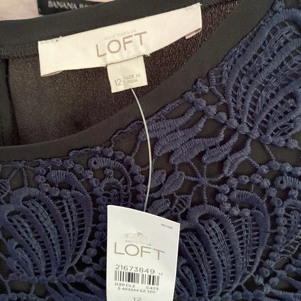The Loft classic and chic peplum lace top in navy and black size 12. - Picture 4 of 6
